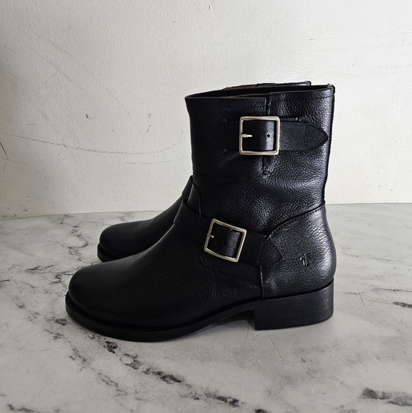 Frye Vicky Engineer Black Leather Moto Ankle Boots 9.5 New With Box - Picture 3 of 7